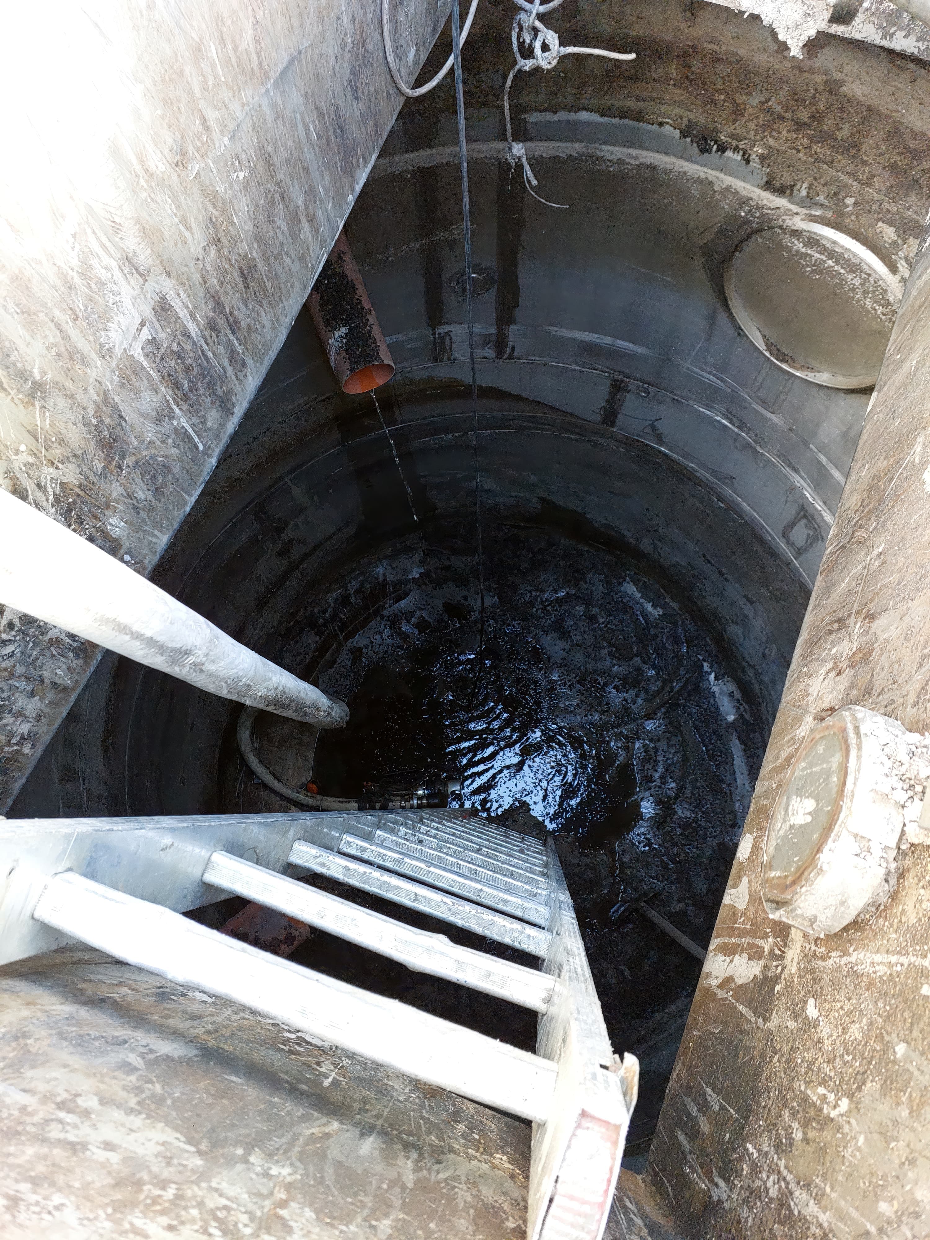 Underground Tank Cleaning